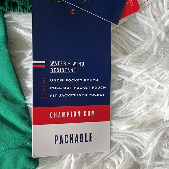 Champion Women’s Packable windbreaker Jacket in Emerald Green size Small - Picture 3 of 11